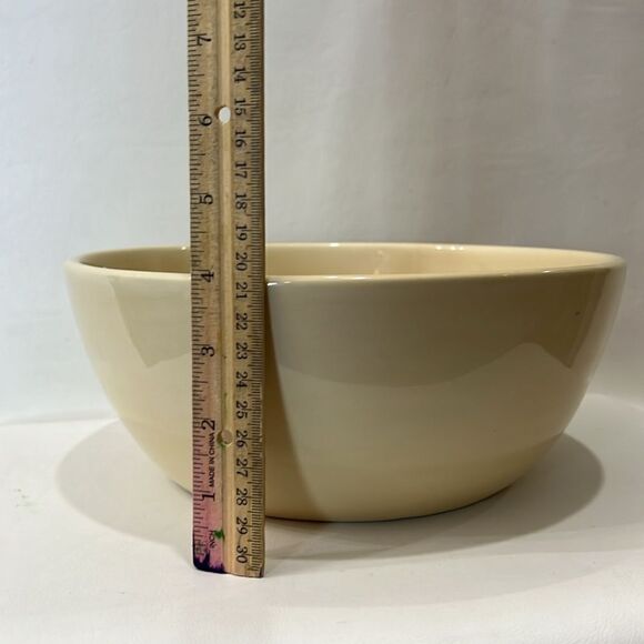 Potterybarn Sausalito Serving Bowl 10 In Round 4 In Tall Cream Country Cooking - Picture 5 of 5